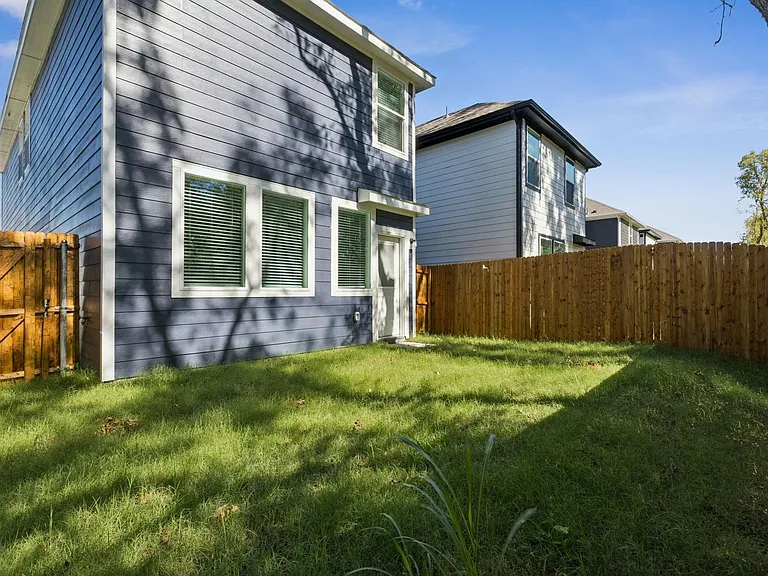 317 Clematis St — Photo 34