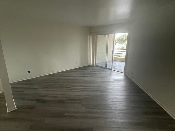 2nd image of 20615 Vanowen St #202
