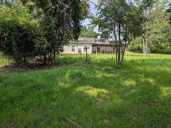 5th image of 1235 Hamlin Rd