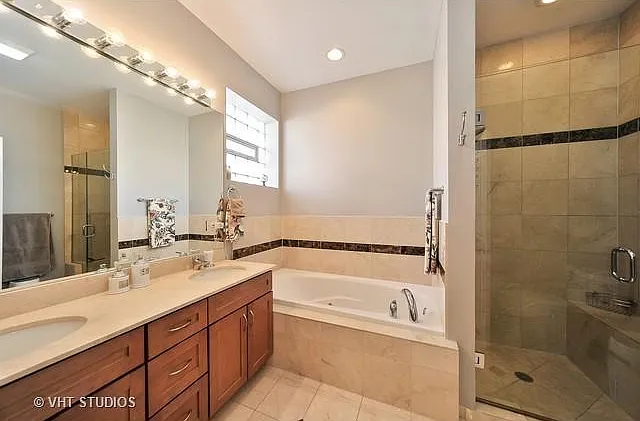 2250 W Chicago Ave #203 — Photo 6