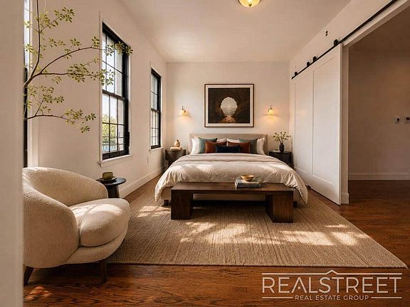 4th image of 110A Covert St #3