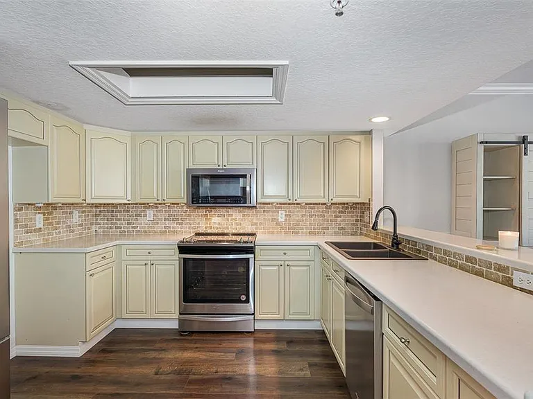 1381 Curlew Rd — Photo 12