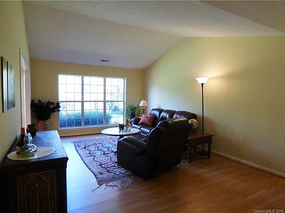 4th image of 7017 Bickham Ln