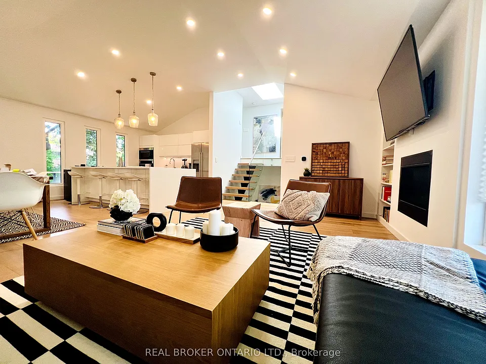 51 Castlemere Cres