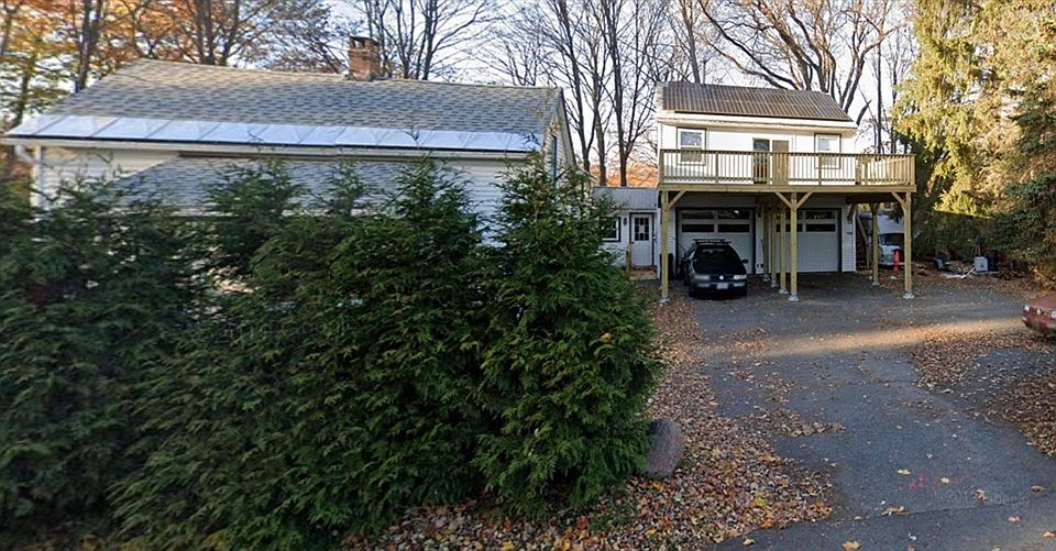 2nd image of 170 Pine St