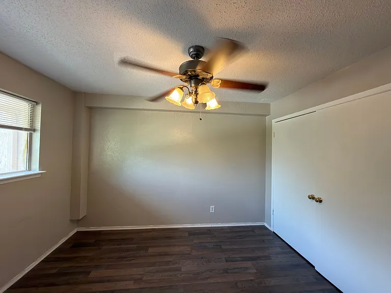 358 Valley Park Dr — Photo 17