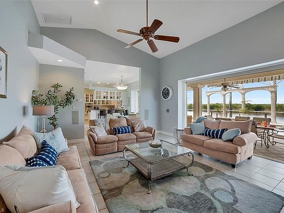 4th image of 5214 SW 28th Pl