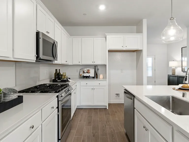 1062 W Compass Dr — Photo 4