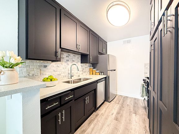 5th image of 4637 Coldwater Canyon Ave #106