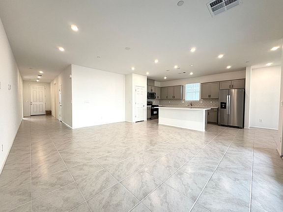 5th image of 10978 Cilantro Ave