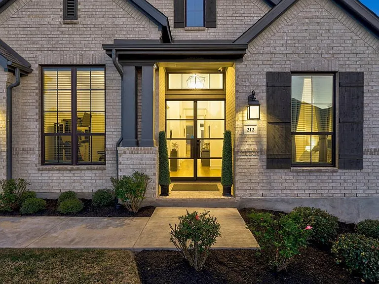 212 Texas Bluebonnet Trl — Photo 3