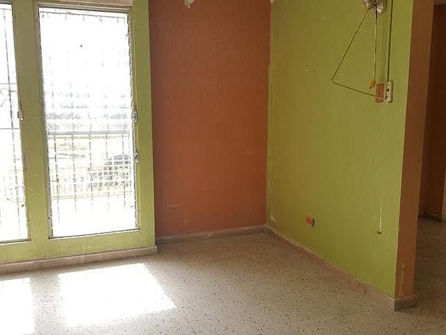 2nd image of C7 Calle 15