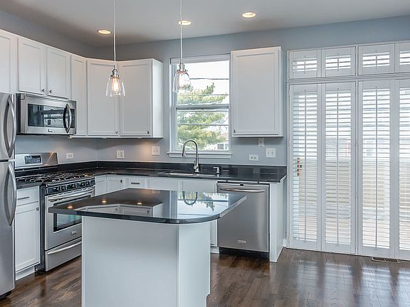 4th image of 3209 N Drake Ave Unit Q