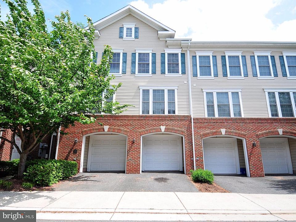 1st image of 7125 Mason Grove Ct #10