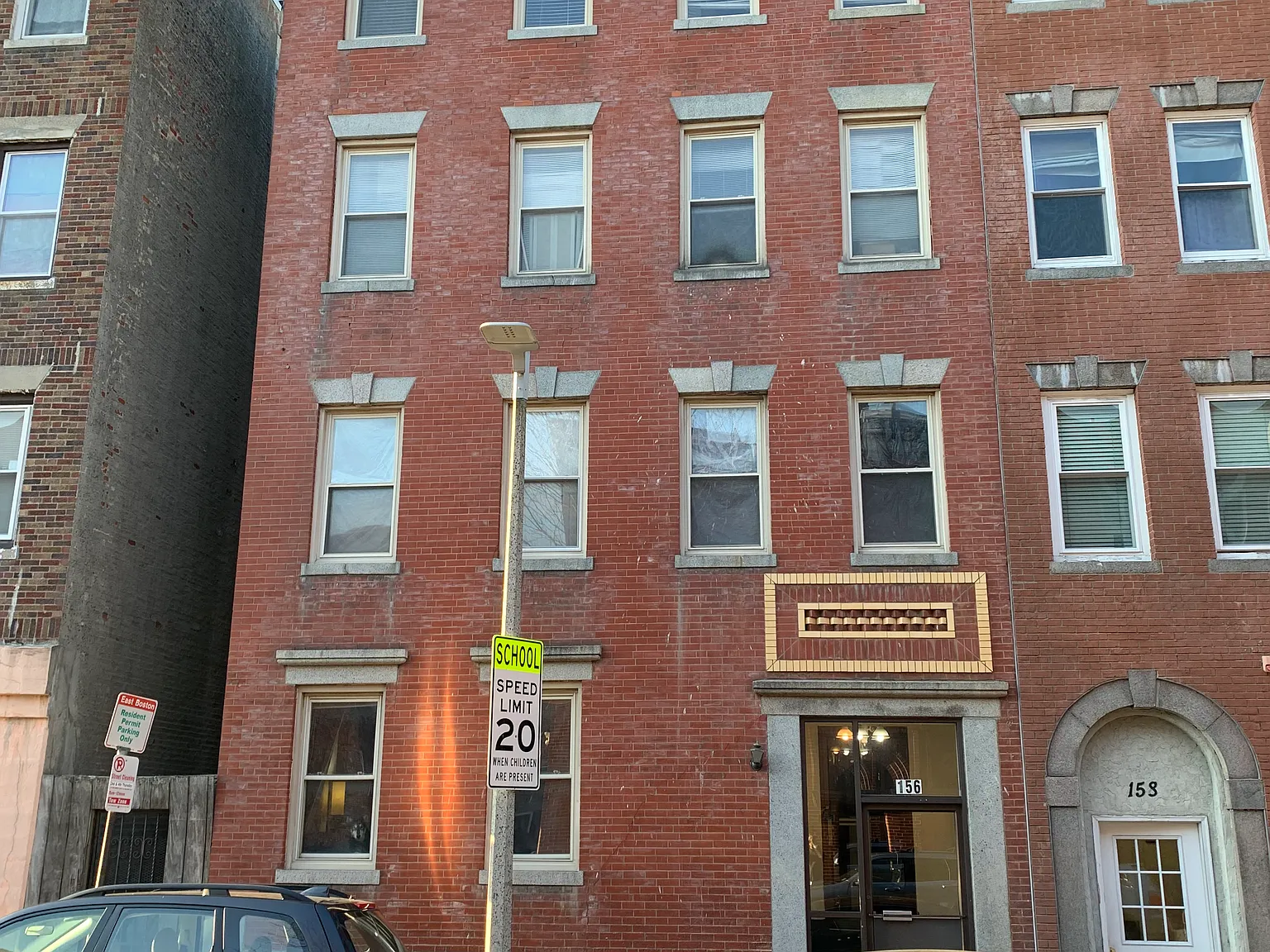 2 bed, 694 sqft, $2,300 — Photo 1
