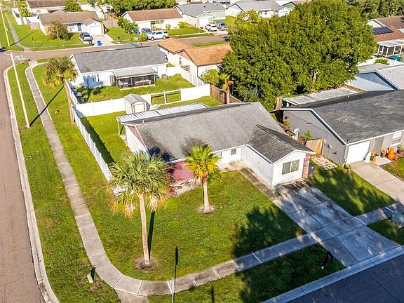 4th image of 1002 PINE RIDGE CIRCLE
