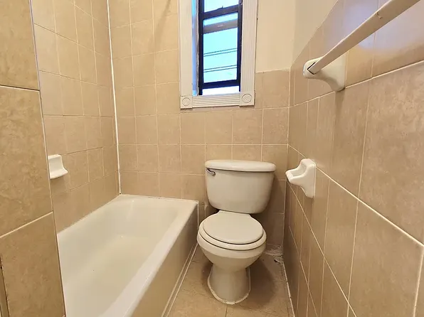 586 Pacific Street image 6 of 9