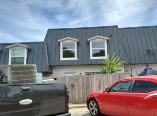 300 E Croslin St APT 112, Austin, TX 78752