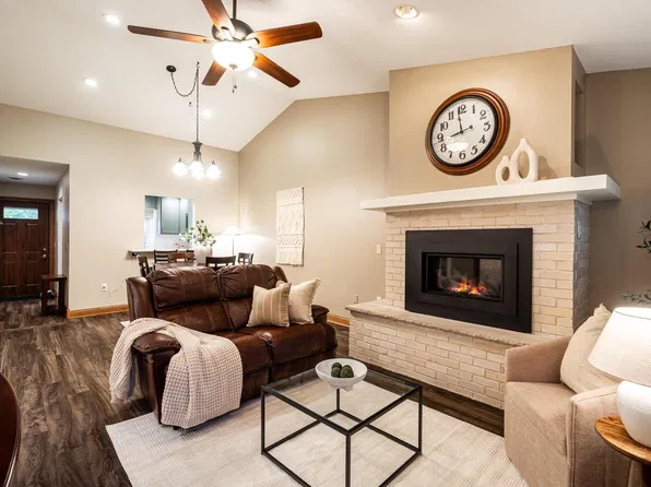 W68N919 Washington AVENUE, Cedarburg, WI 53012