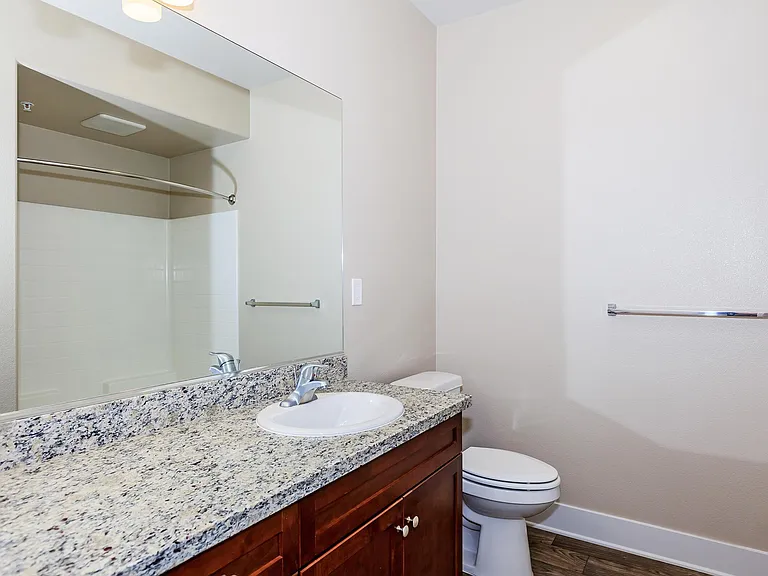 Sendero Gateway Apartment Homes — Photo 70