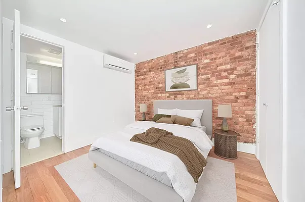 Rented by Living New York | media 11