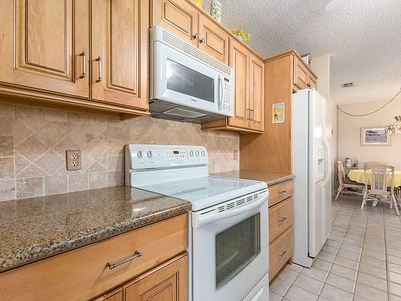 5th image of 2649 SE Dozier Ln