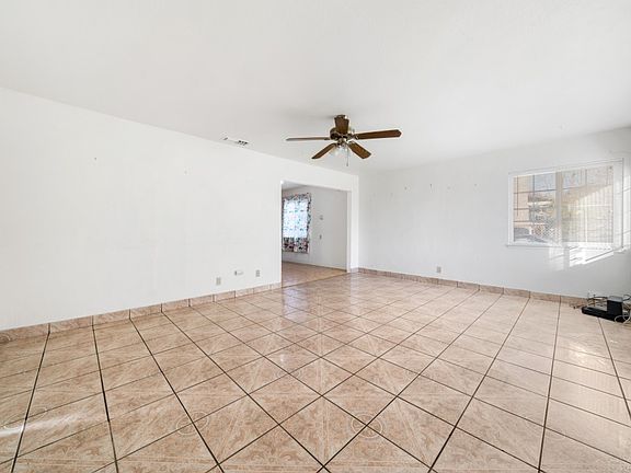 5th image of 1021 Acacia Ave
