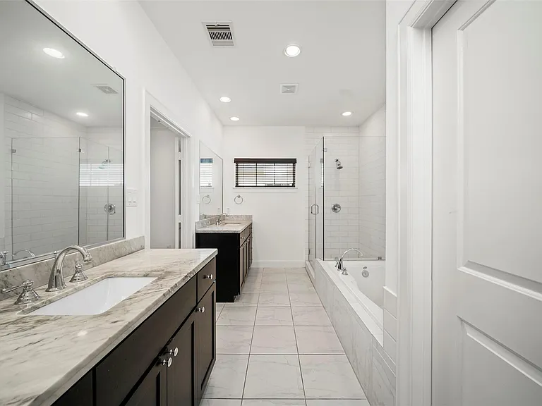 22 Hermann Park Ct — Photo 15