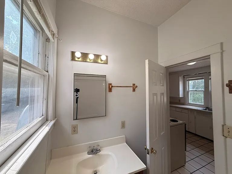 520 Oak St #1 — Photo 12