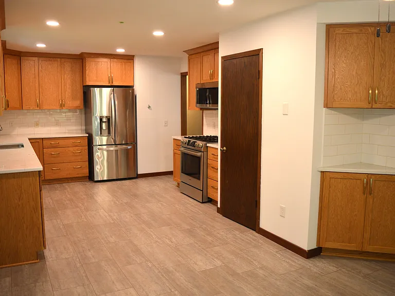 1870 Sand Ridge Ct — Photo 12