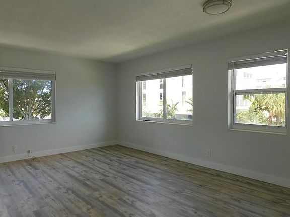5th image of 15 S Palmway APT 9