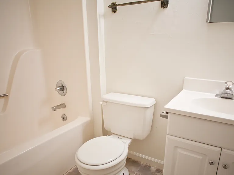 212-1B McCauley St — Photo 12