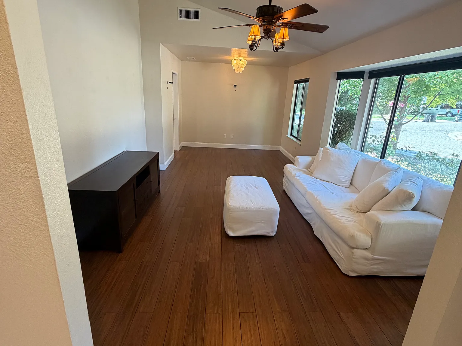 3 bed, 1608 sqft, $3,200 — Photo 4
