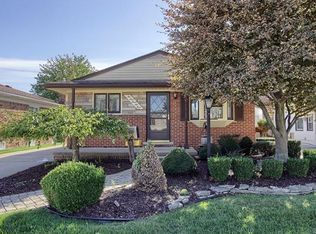 21324 Ardmore Park Dr, Saint Clair Shores, MI 48081