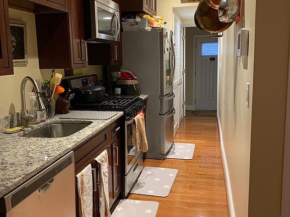 4th image of 432 Evarts St NE