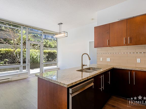 5th image of 8280 Lansdowne Rd #302