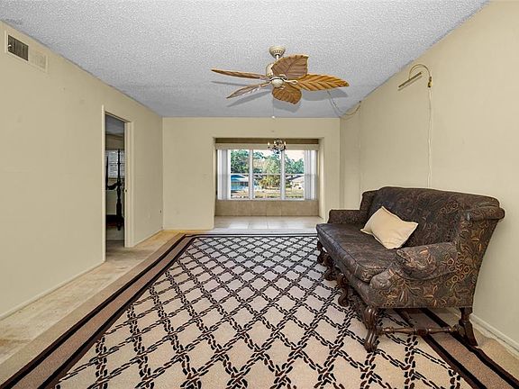 4th image of 936 Virginia St APT 201