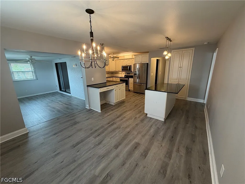 3 bed, 2.0 bath, 1862 sqft, $2,195 — Photo 4