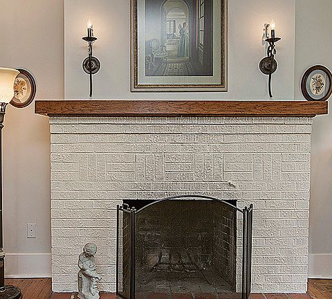 4th image of 379 Vine Ave
