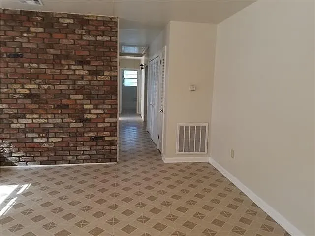 2 bed, 1.0 bath, 896 sqft, $1,400 — Photo 4