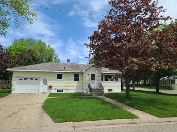 803 Monroe St, Portage, WI 53901