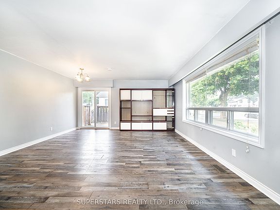 5th image of 6 Meadowland Dr