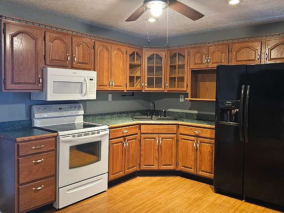3rd image of 164 Charles Ct #21