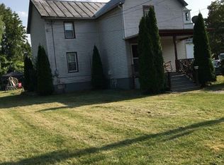 330 Firehouse Ln, Schodack Landing, NY 12156