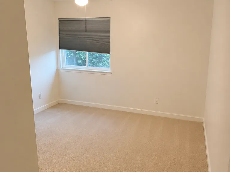 1439 Marchbanks Dr #4 — Photo 6