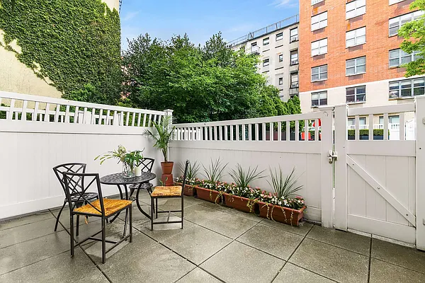 Sold by Compass | media 3