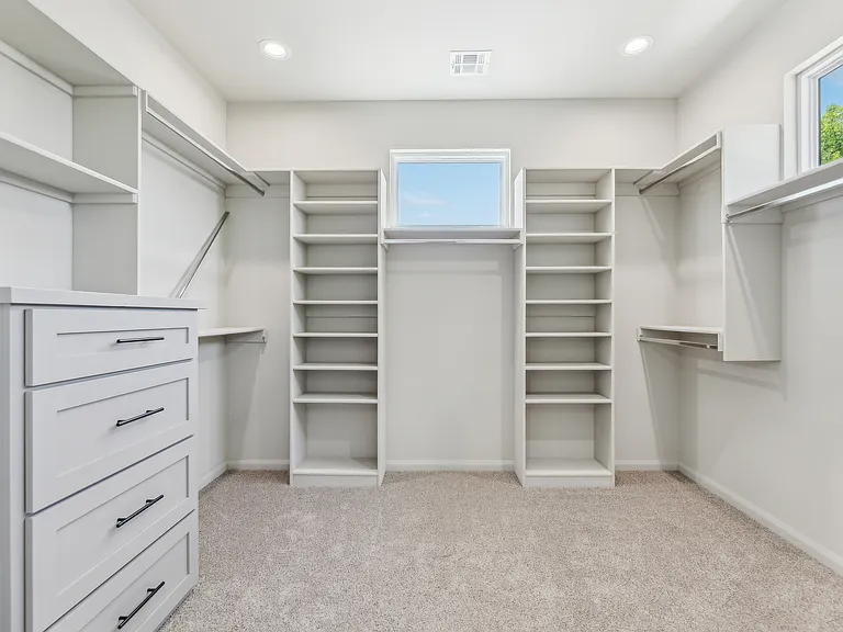421 W Fort Worth St — Photo 30
