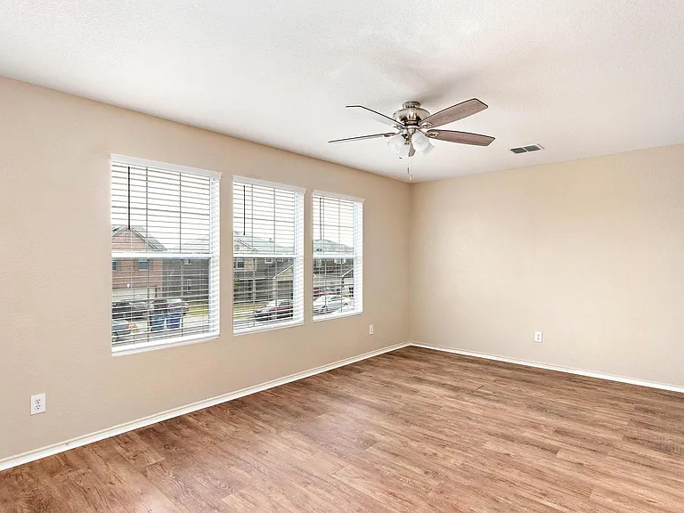 216 Willow Crst — Photo 10