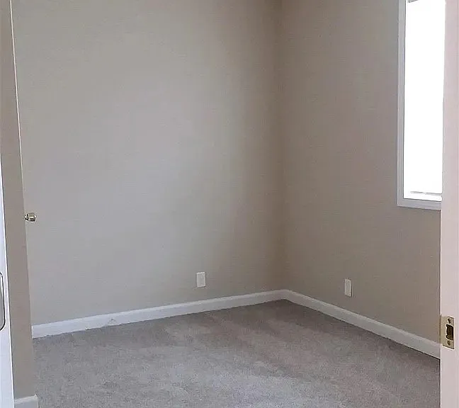 1011 W Poplar St #20 — Photo 11