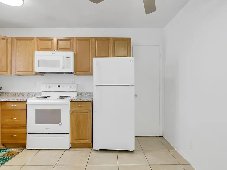 711 SE 15th St #5 — Photo 17